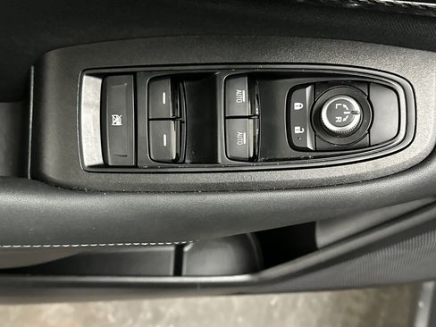 Used 2025 Subaru Outback Premium image 18