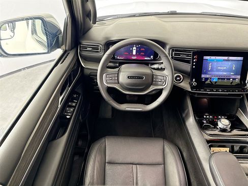 Used 2024 Jeep Wagoneer Series II AWD/4WD image 2