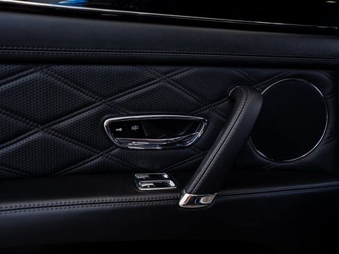 Used 2015 Bentley Flying Spur V8 image 50