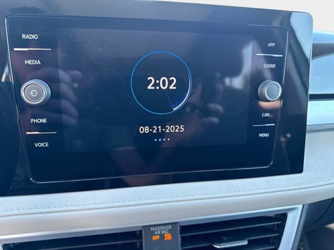 Used 2025 Volkswagen Taos SEL image 24