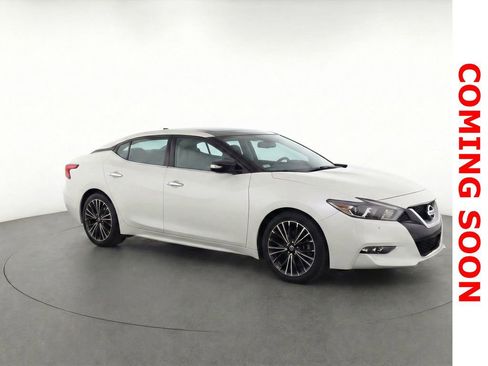 Used 2016 Nissan Maxima Platinum image 3
