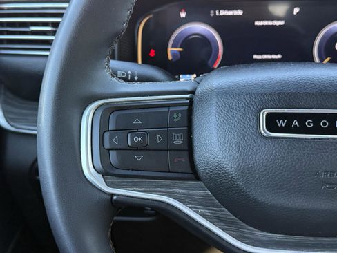 Used 2023 Jeep Wagoneer L Series II image 21