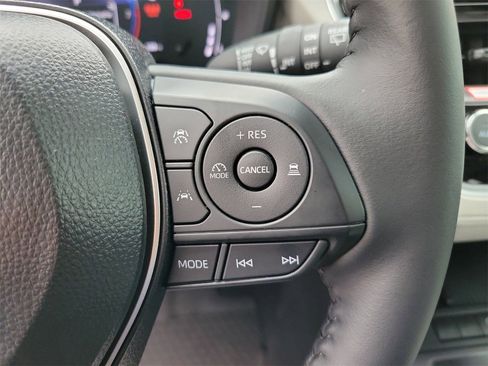 Used 2026 Toyota Corolla Cross LE image 20