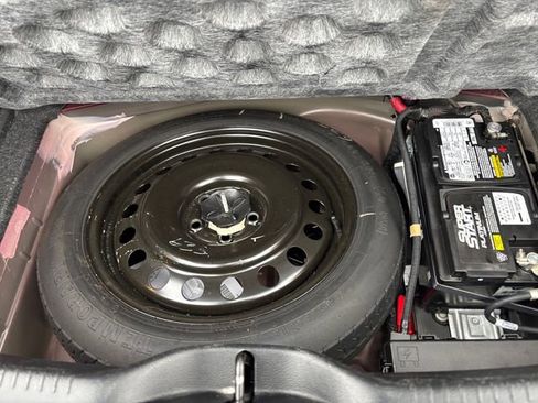 Used 2021 Chrysler 300 S image 22