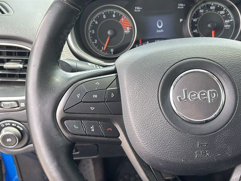 Used 2019 Jeep Cherokee Trailhawk w/ Cold Weather Group AWD/4WD image 17