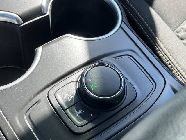 Used 2020 GMC Terrain SLE w/ Elevation Edition FWD image 14