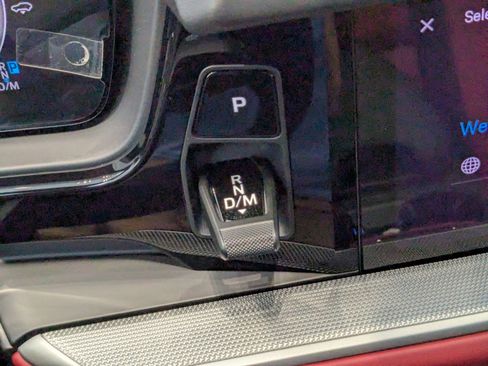 Used 2025 Porsche Cayenne image 20