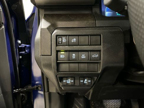 Used 2024 Toyota Tacoma Limited w/ Limited Package (LT) image 16