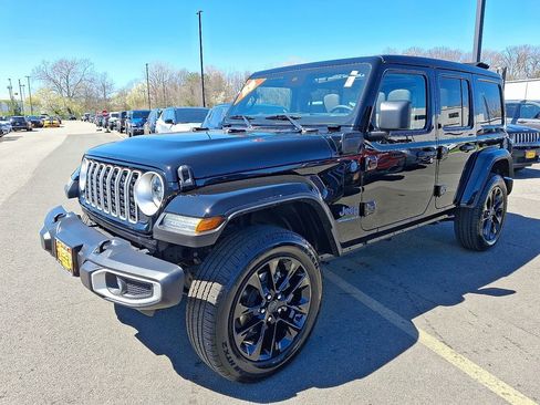 Certified 2025 Jeep Wrangler Unlimited Sahara w/ Safety Group image 3