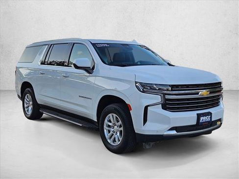 Used 2024 Chevrolet Suburban LT image 3