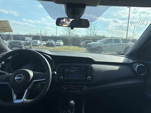 Used 2024 Nissan Kicks SR image 19