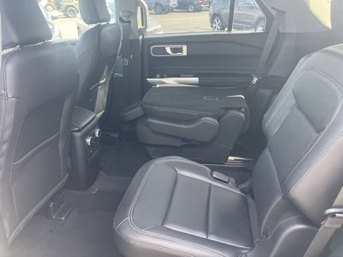 Used 2023 Ford Explorer XLT w/ Equipment Group 202A AWD/4WD image 16
