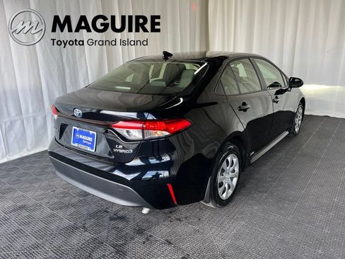 Used 2024 Toyota Corolla LE AWD/4WD image 31