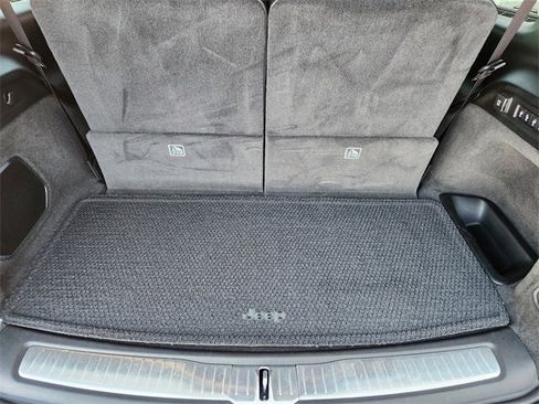 Used 2021 Jeep Grand Cherokee L Summit w/ Luxury Tech Group V image 25