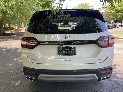 Used 2025 Honda Pilot Elite image 3