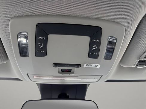 Used 2021 Toyota Sienna LE FWD image 57