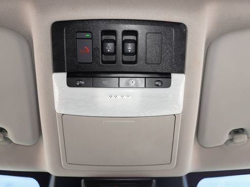 Used 2025 Nissan Rogue SV w/ SV Premium Package FWD image 21