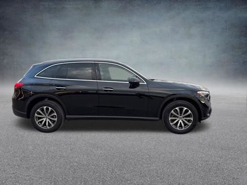 Used 2024 Mercedes-Benz GLC 300 image 4