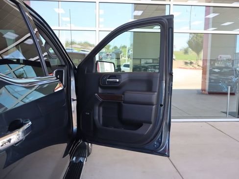Used 2019 GMC Sierra 1500 SLT w/ SLT Premium Plus Package AWD/4WD image 44