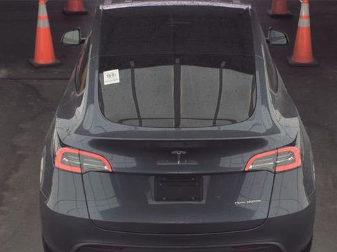 Used 2023 Tesla Model Y Long Range image 5
