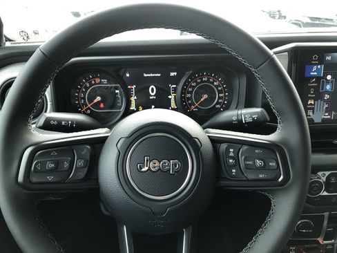 New 2026 Jeep Gladiator Willys image 15