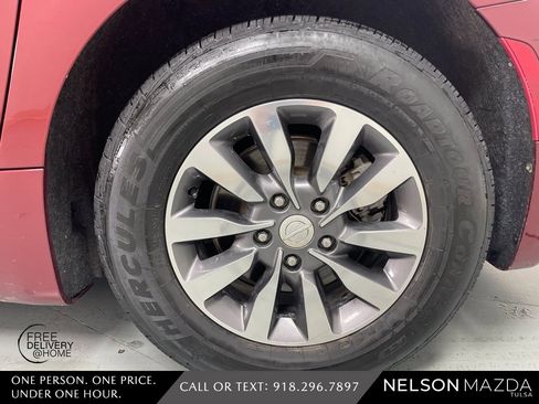 Used 2019 Chrysler Pacifica Touring-L Plus image 12