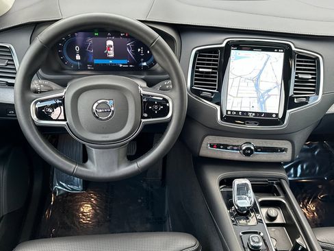 Certified 2025 Volvo XC90 B6 Ultra w/ Protection Package Premier image 17