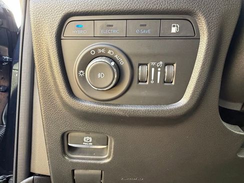 Used 2023 Jeep Grand Cherokee Trailhawk AWD/4WD image 30