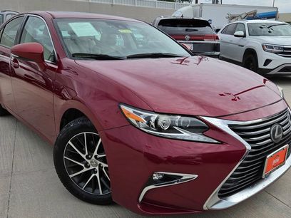 Used 2017 Lexus ES 350 w/ Luxury Package