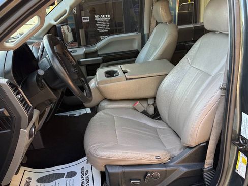 Used 2018 Ford F150 XLT w/ Equipment Group 302A Luxury AWD/4WD image 11