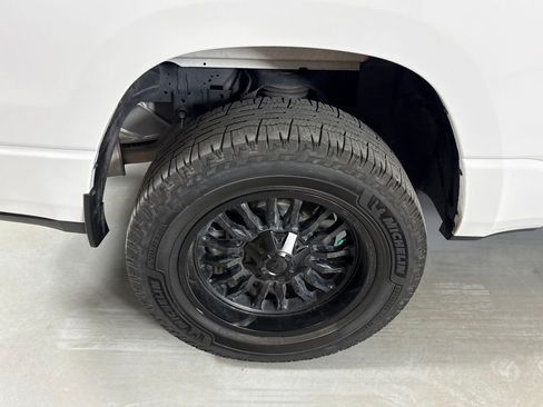 Used 2023 RAM 1500 Laramie AWD/4WD image 10