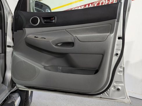 Used 2005 Toyota Tacoma PreRunner image 21