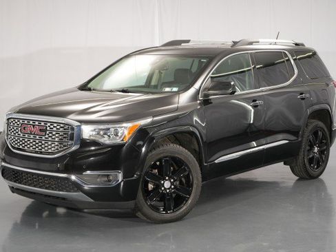 Used 2019 GMC Acadia Denali image 1