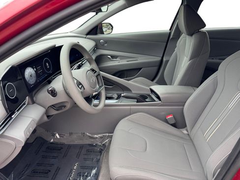 Used 2024 Hyundai Elantra SEL image 9