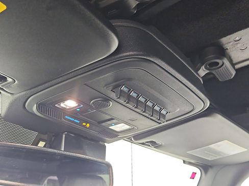 Used 2024 Ford Bronco Badlands image 33