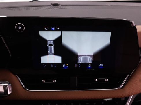 Used 2025 Chevrolet Equinox ACTIV w/ Safety and Technology Package FWD image 29