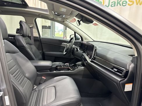 Certified 2025 Kia Sportage SX Prestige AWD/4WD image 32