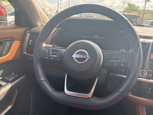 Used 2023 Nissan Pathfinder Platinum w/ Cargo Package image 12