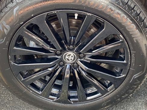 Used 2023 Toyota Highlander XSE AWD/4WD image 28