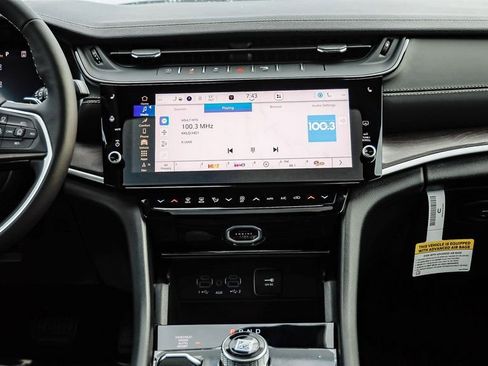 New 2026 Jeep Grand Cherokee Limited AWD/4WD image 16