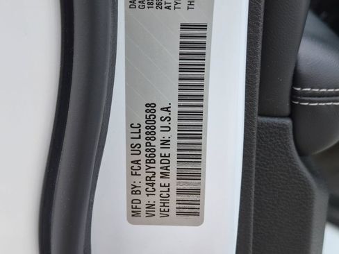 Used 2023 Jeep Grand Cherokee 4WD 4xe image 34
