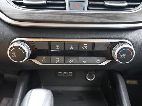 Used 2024 Nissan Altima 2.5 SV AWD/4WD image 23