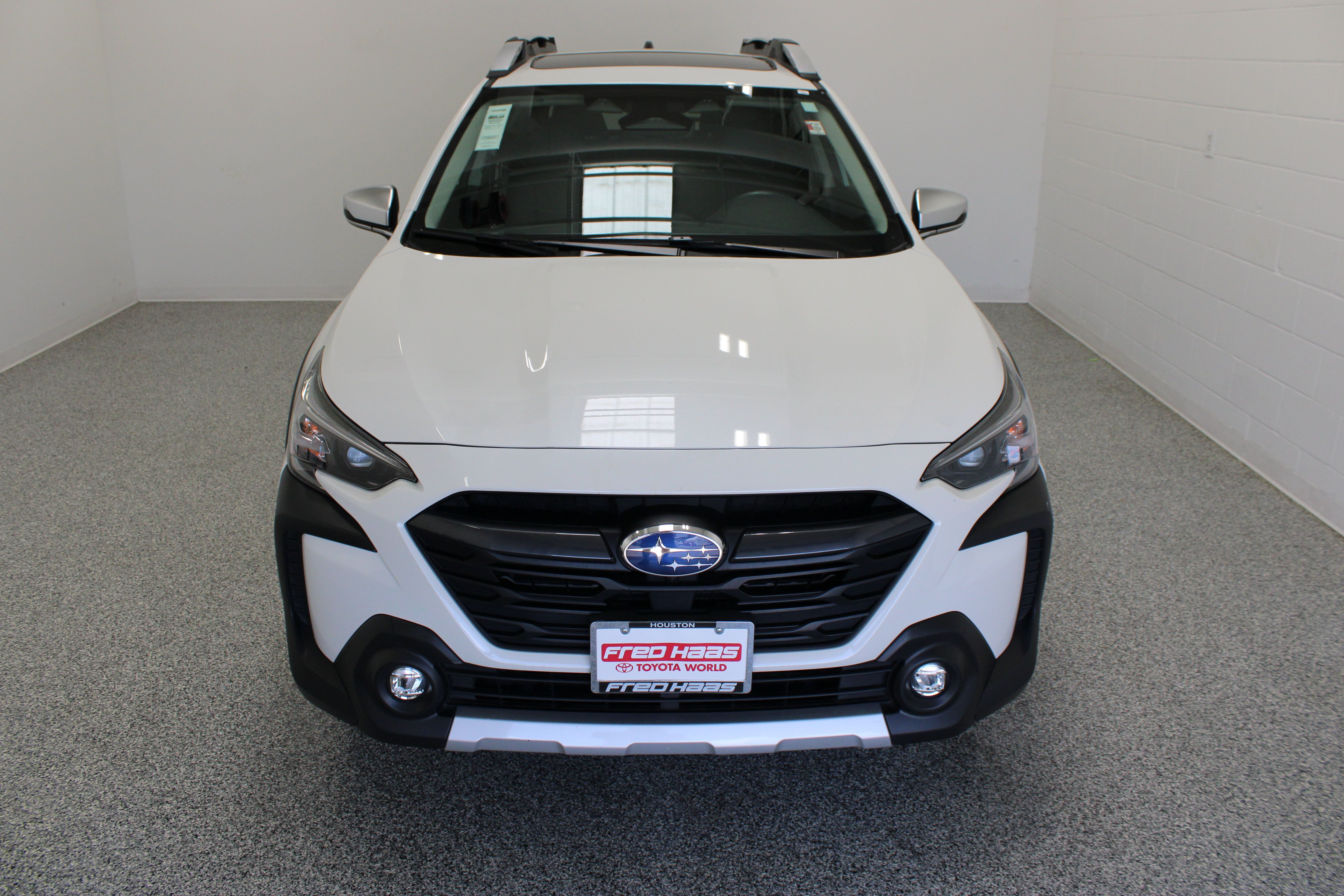Used 2023 Subaru Outback Touring XT AWD/4WD image 3