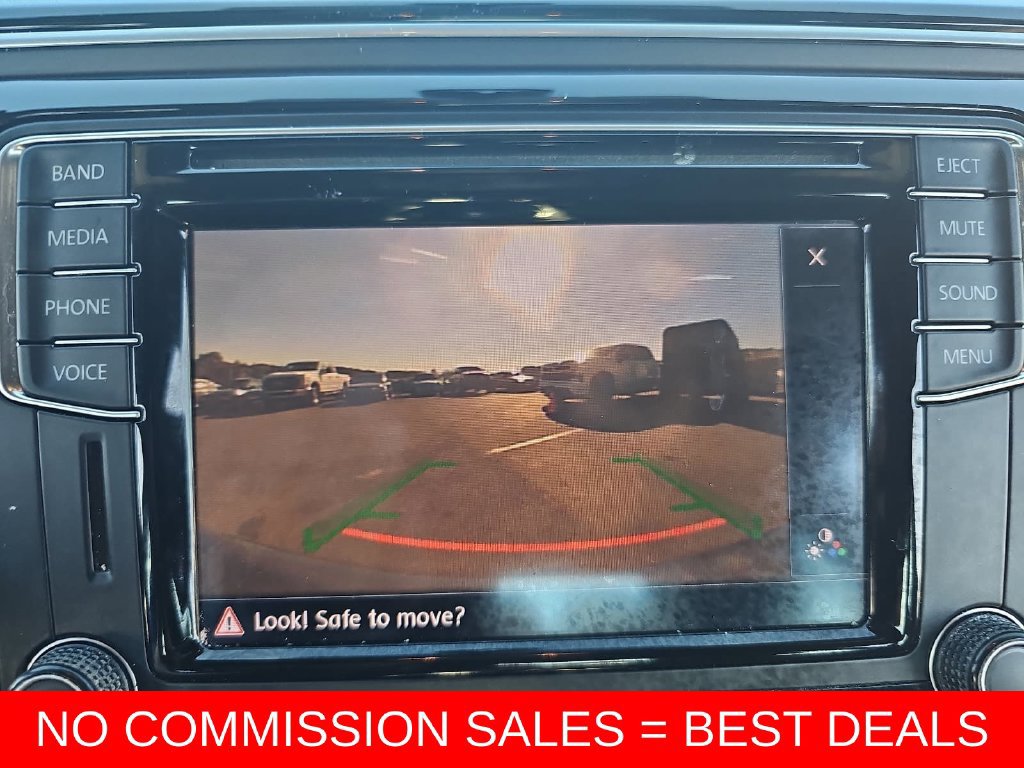 Used 2016 Volkswagen Beetle 1.8T SE FWD image 21