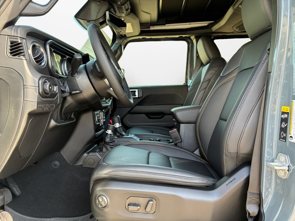 New 2026 Jeep Wrangler Unlimited Sahara AWD/4WD image 19