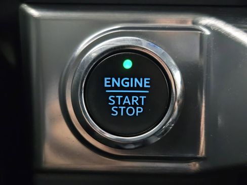 Used 2023 Ford F150 Lariat w/ Equipment Group 502A High image 21