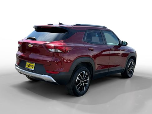 Used 2025 Chevrolet TrailBlazer LT AWD/4WD image 5