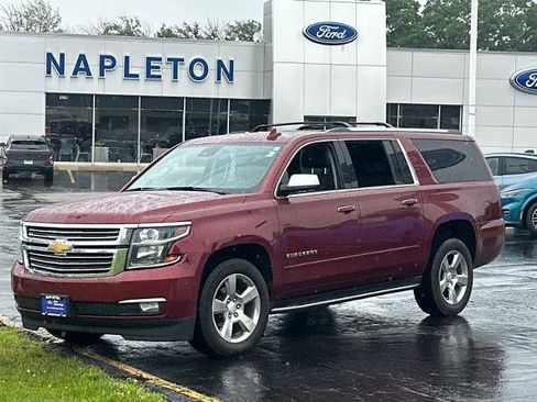 Used 2020 Chevrolet Suburban Premier AWD/4WD image 2