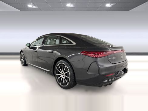 Certified 2022 Mercedes-Benz EQS 580 4MATIC Sedan image 3