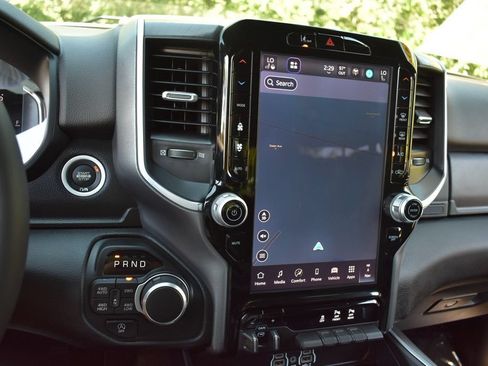 Used 2025 RAM 1500 Big Horn AWD/4WD image 19